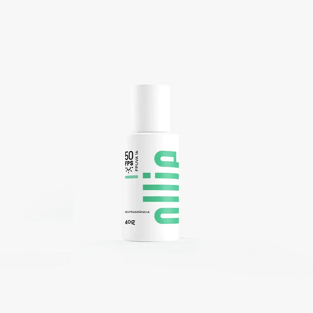 Protetor solar mineral FPS 50 FPUVA 16 da Ollie em fundo branco.